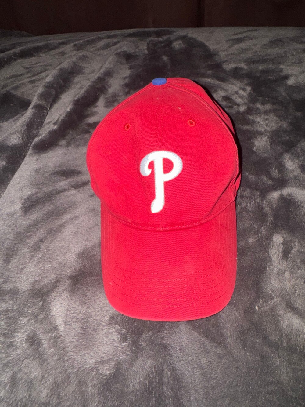 Vintage Fan Favorite Red Adjustable Cotton Baseball Cap with Phillies Logo